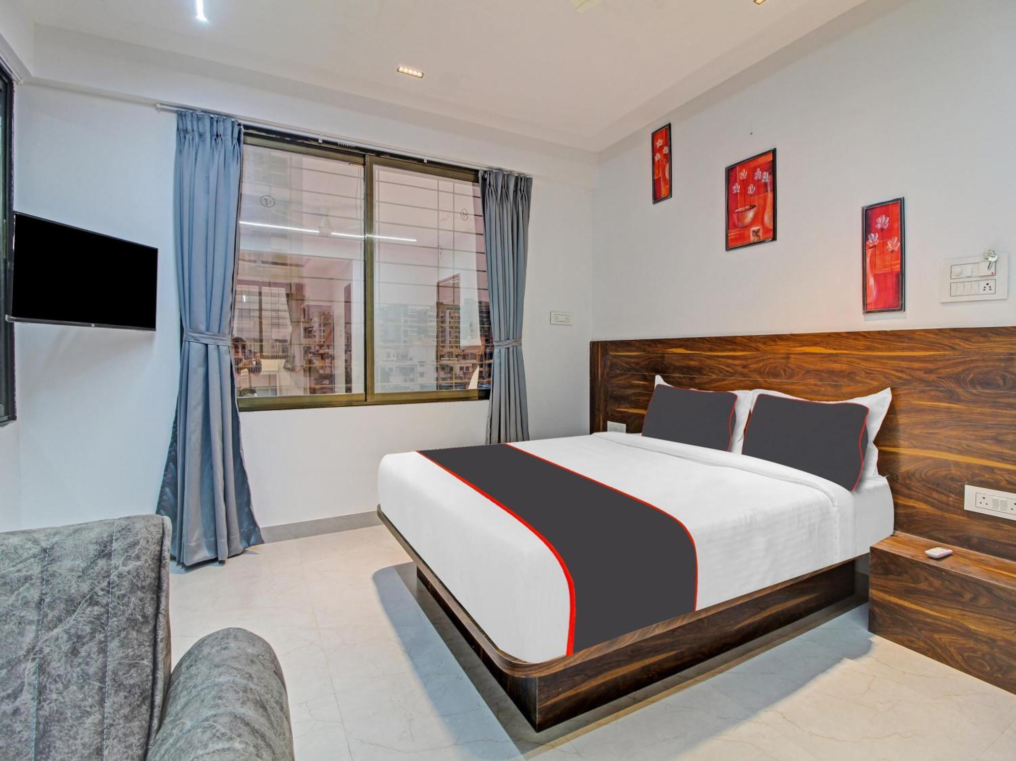 Collection O Crystal Hotel Pimpri-Chinchwad Exterior photo